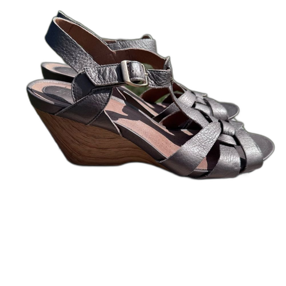 Clarks Artisan Wedge Comfort Wedge Sandal Size 10M Bronze Metallic Ankle Strap